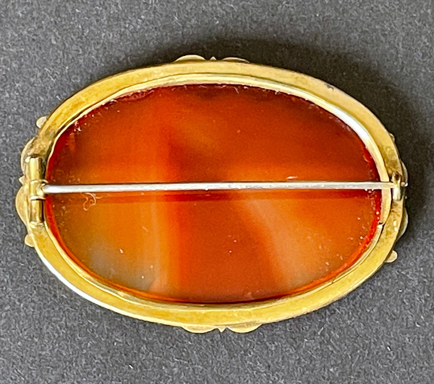 Antique Victorian Scottish style gold or gilt / rolled gold / plated large ornate brooch with huge oval agate stone with gorgeous striations