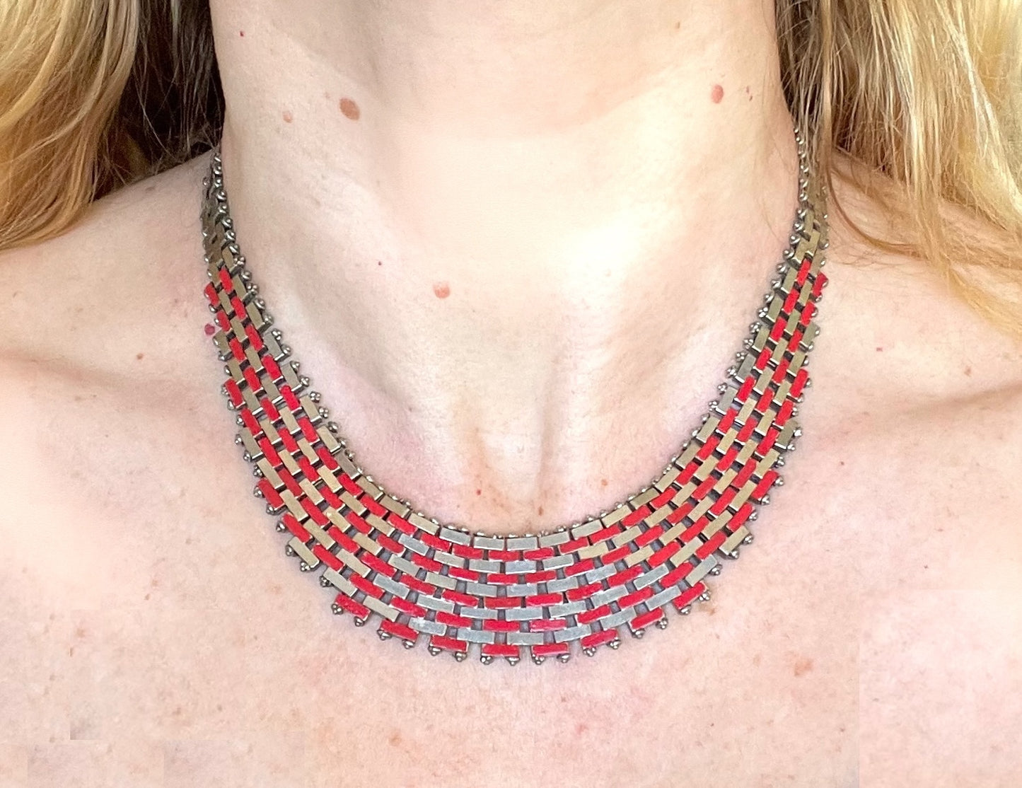 Vintage Jakob Bengel Art Deco brickwork / mauerwerk machine age shiny chrome silver tone necklace, red enamel embellishments
