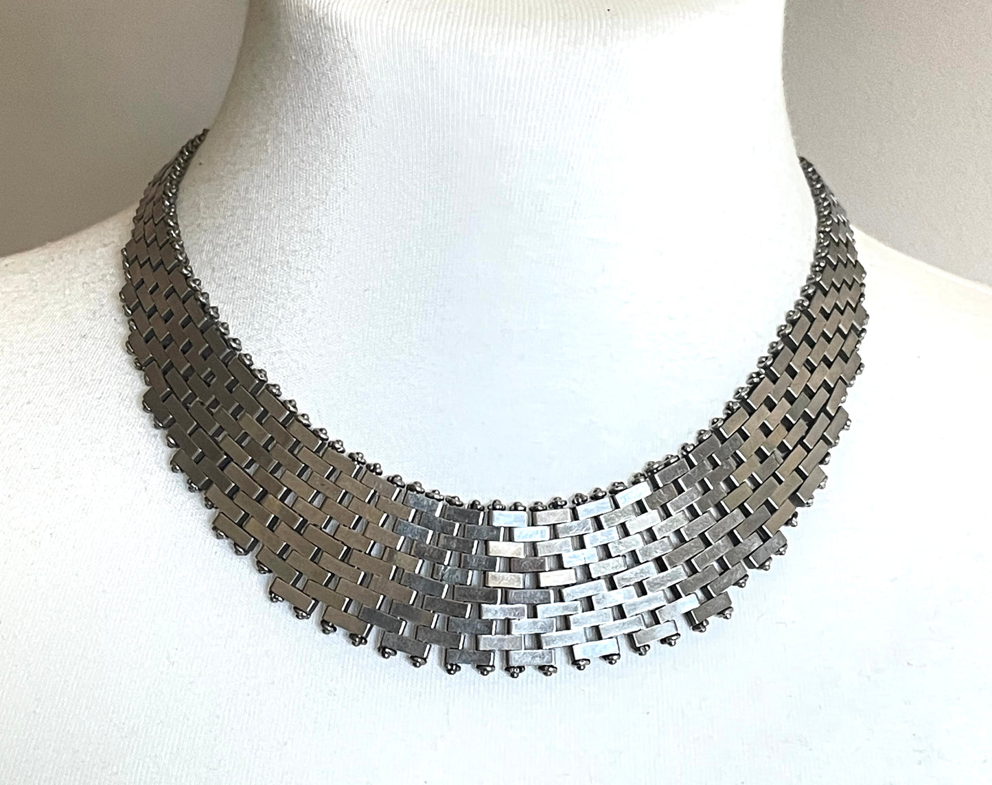 Vintage Jakob Bengel Art Deco brickwork / mauerwerk machine age shiny chrome silver tone necklace, red enamel embellishments