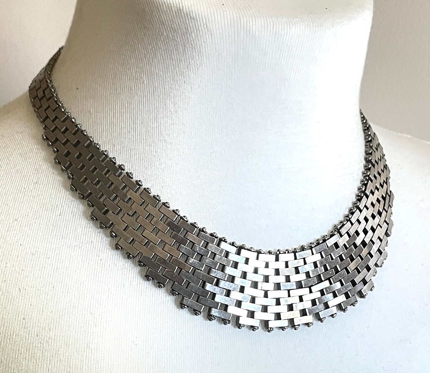 Vintage Jakob Bengel Art Deco brickwork / mauerwerk machine age shiny chrome silver tone necklace, red enamel embellishments