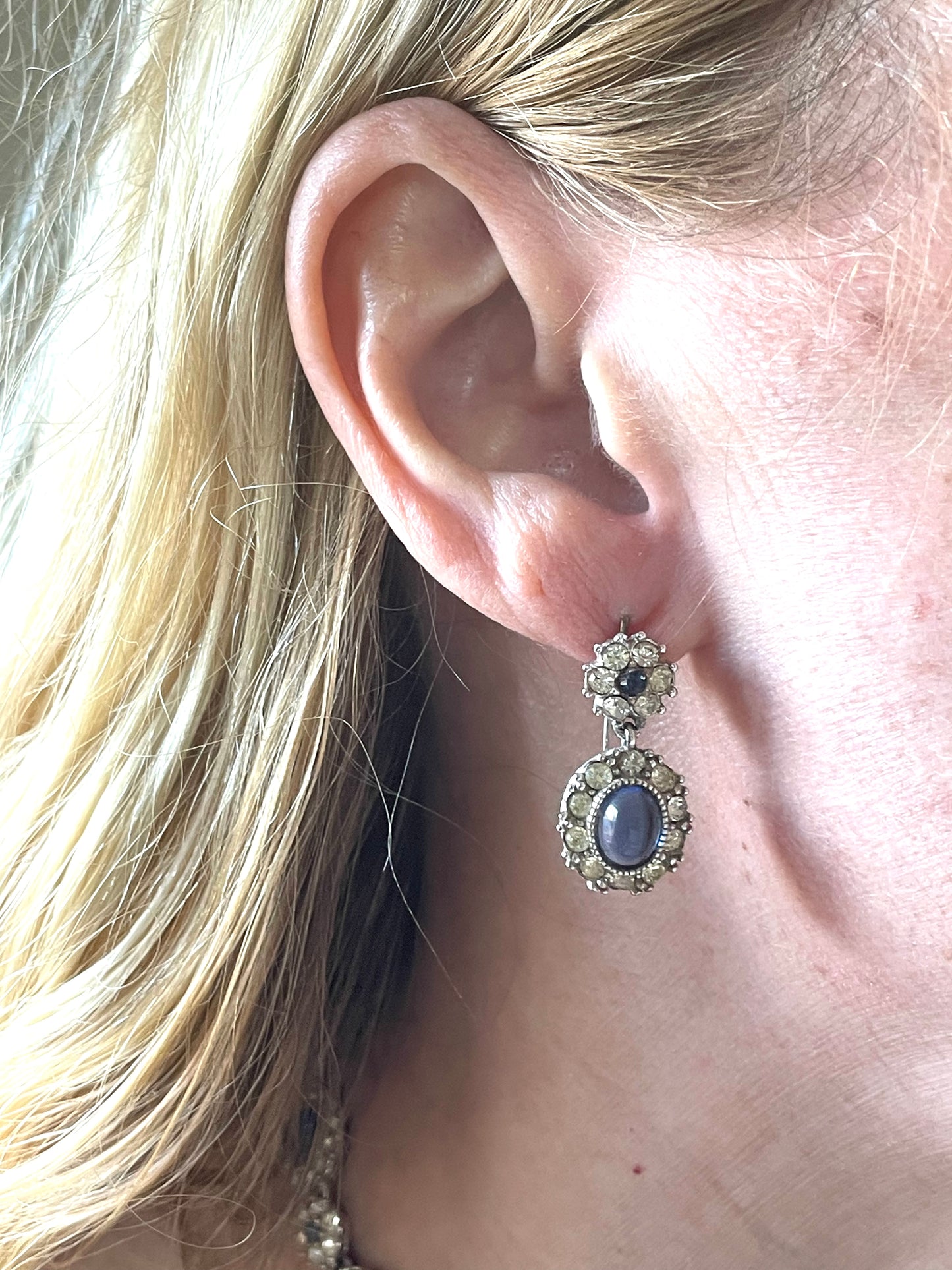 Vintage signed Ciner sapphire blue cabochon and clear rhinestone choker necklace, bracelet and dangle earrings for pierced ears