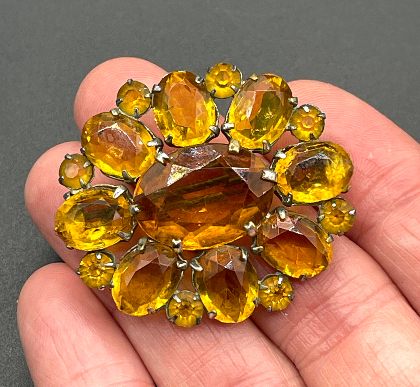 Vintage Art Deco citrine yellow glass rhinestone, open-backed, pale antique gold tone brooch pin, stunning sunshine colour