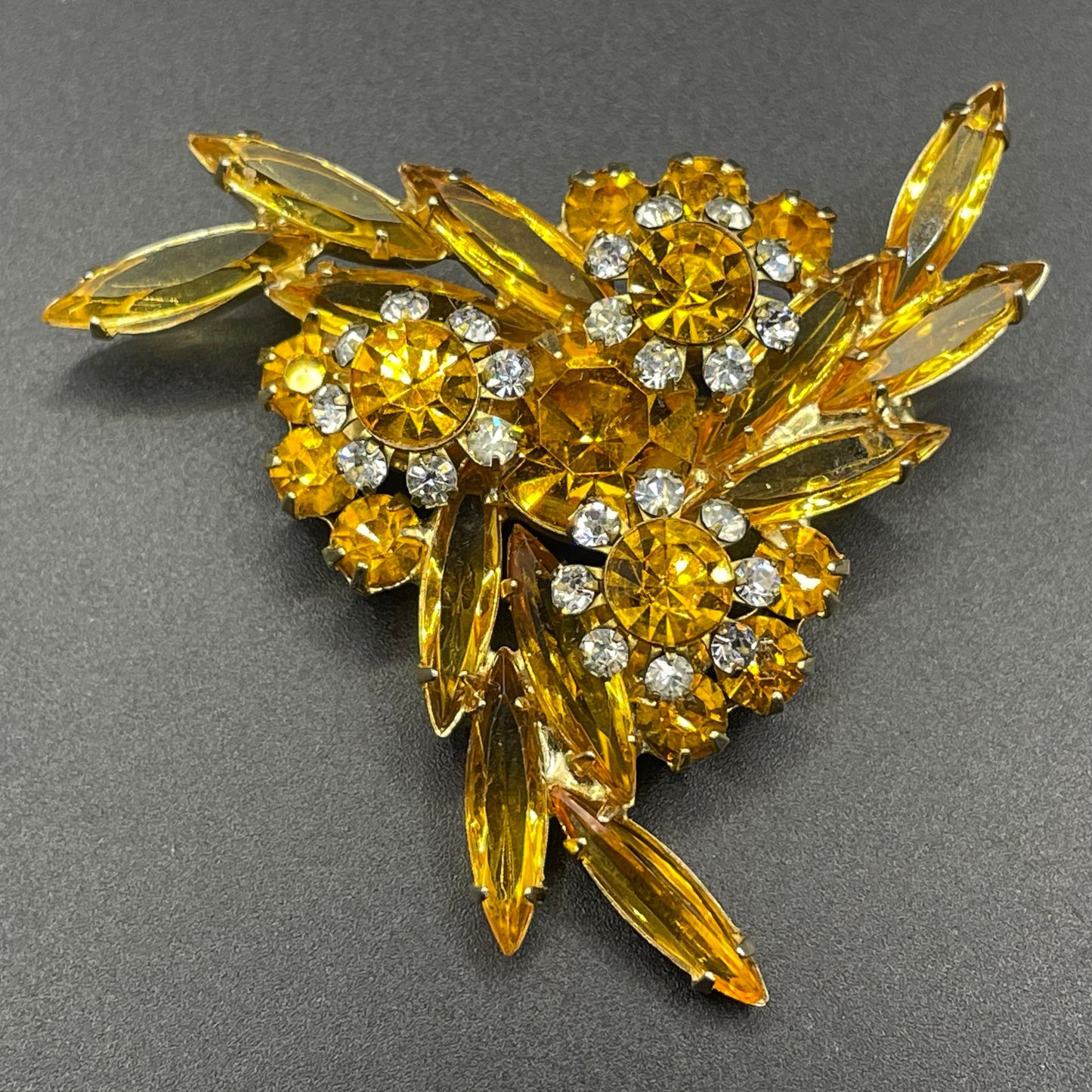 Vintage Juliana brooch by Delizza and Elster (D&E) with gorgeous sunshine colours - citrine yellow and clear rhinestones, floral design