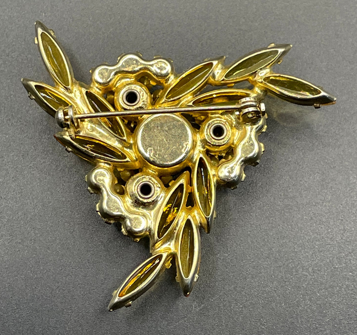 Vintage Juliana brooch by Delizza and Elster (D&E) with gorgeous sunshine colours - citrine yellow and clear rhinestones, floral design