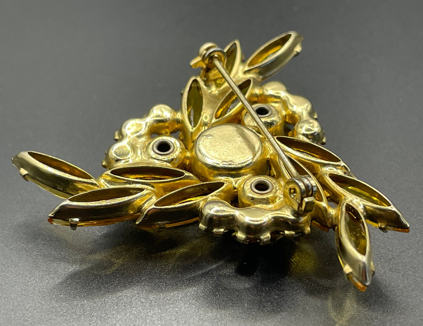 Vintage Juliana brooch by Delizza and Elster (D&E) with gorgeous sunshine colours - citrine yellow and clear rhinestones, floral design