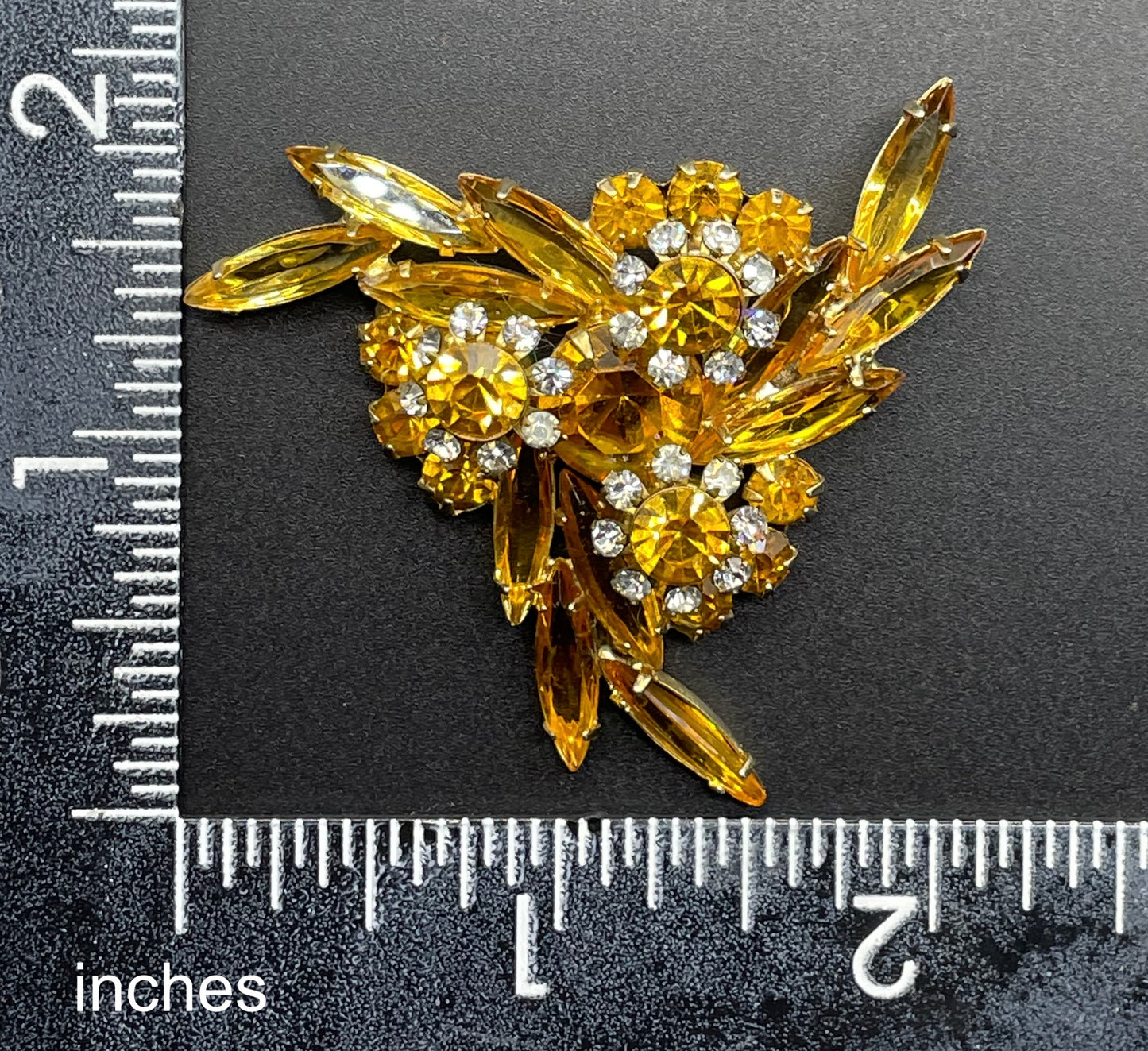 Vintage Juliana brooch by Delizza and Elster (D&E) with gorgeous sunshine colours - citrine yellow and clear rhinestones, floral design