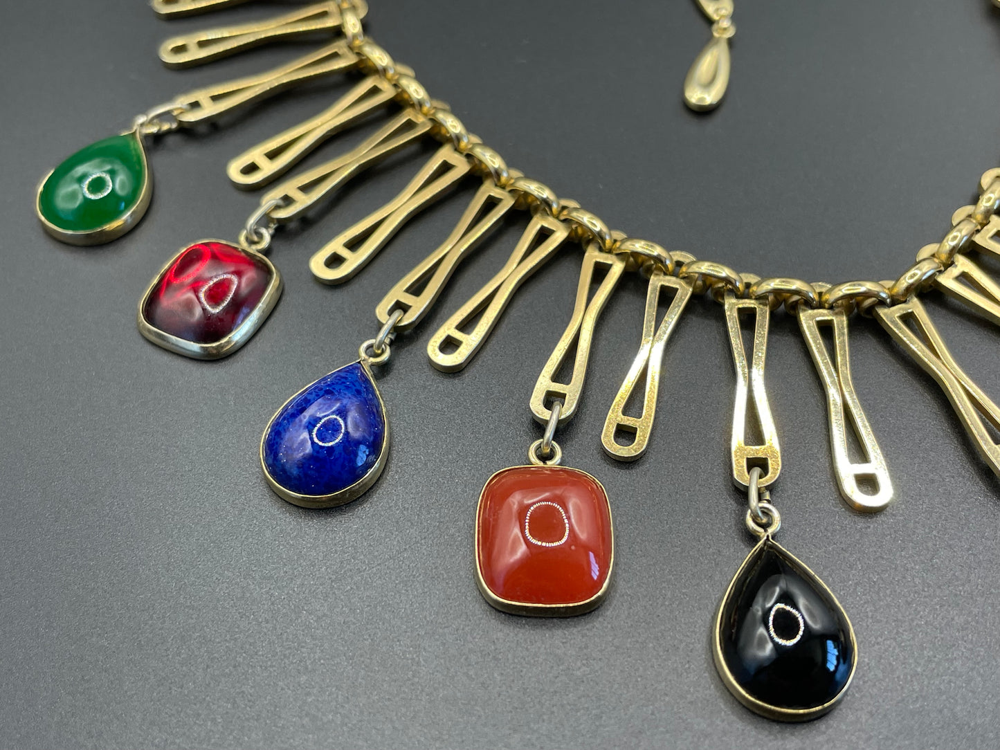 Beautiful vintage poured glass and rolled gold fringe necklace, jewels of India style