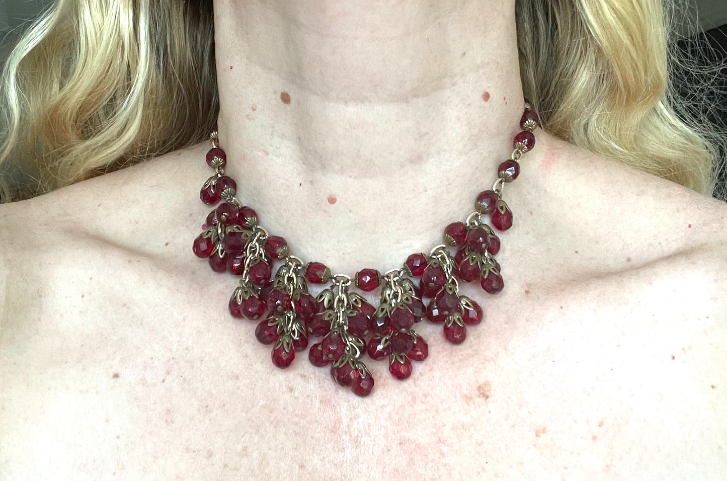 Vintage Art Deco garnet red crystal glass bead fringe necklace, beautiful deep red glass clusters, choker length
