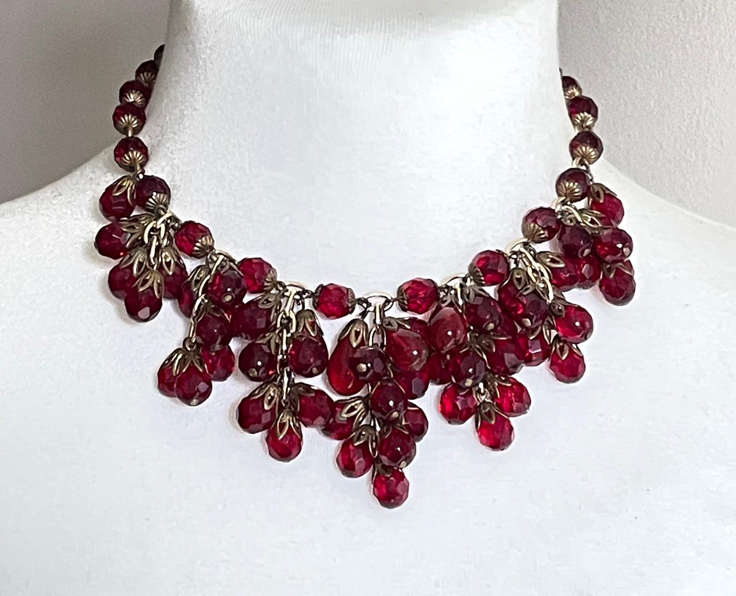 Vintage Art Deco garnet red crystal glass bead fringe necklace, beautiful deep red glass clusters, choker length