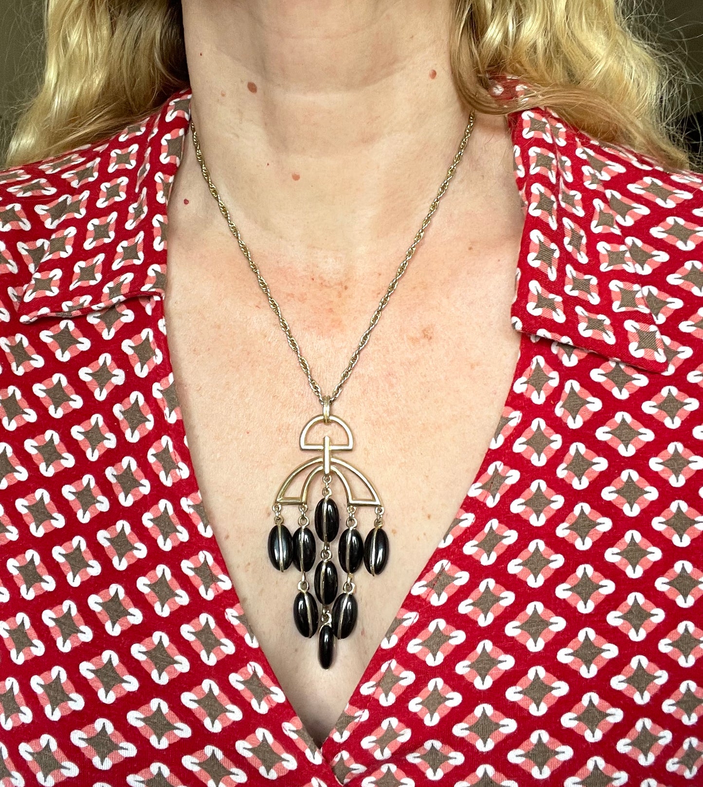Vintage Trifari signed 1970s gold tone and black plastic / lucite bead disco chandelier pendant necklace and rope chain