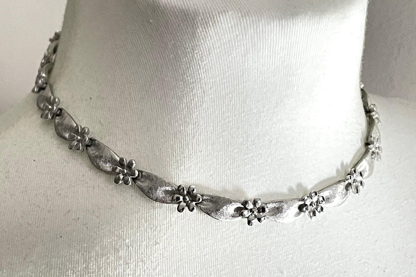 Vintage signed Trifari classic silver tone birthday series ribbon daisy flower choker necklace