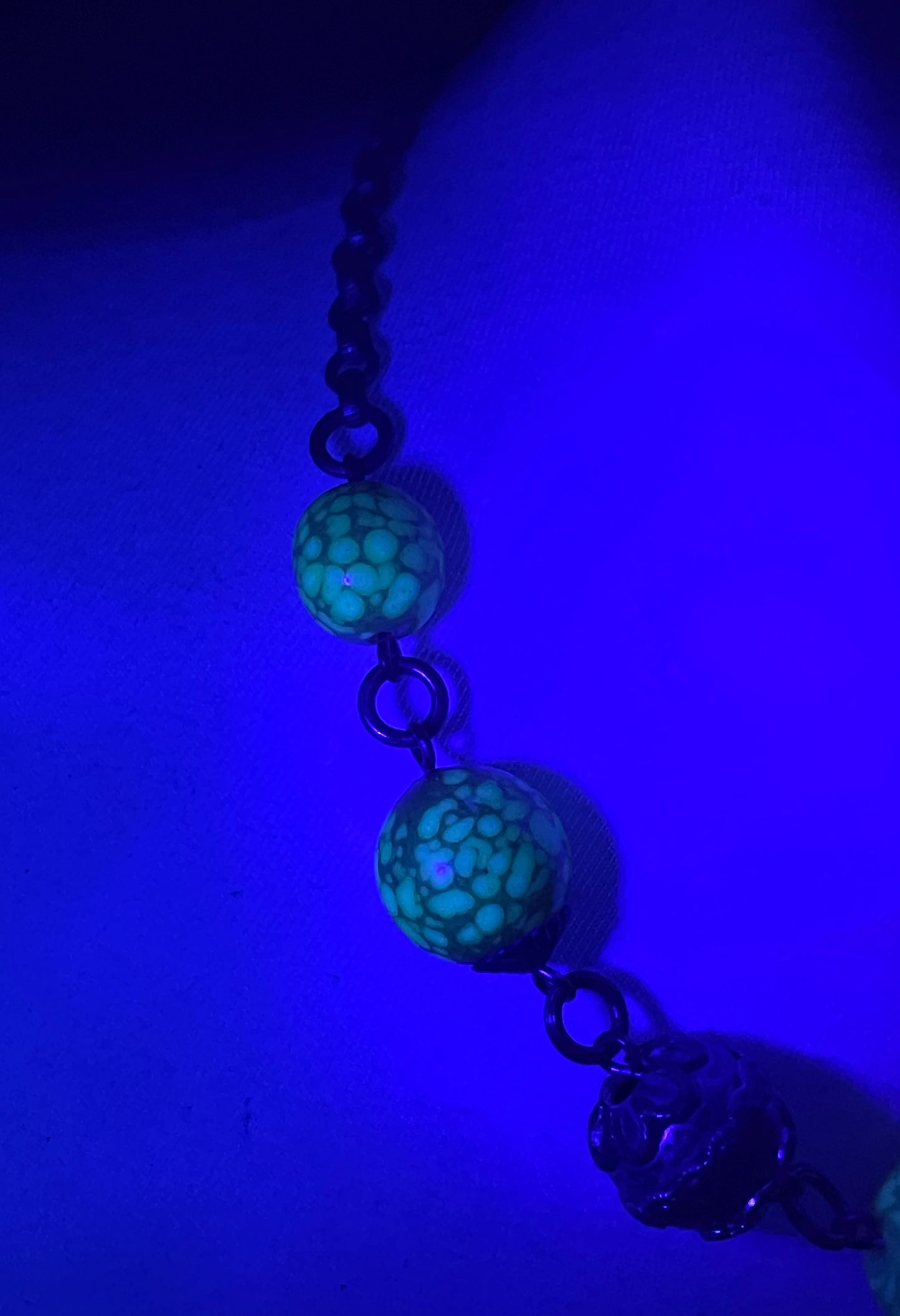 Vintage uranium glass Art Deco necklace - bright yellow marbled uranium glass UV sensitive beads, brass chain and beads