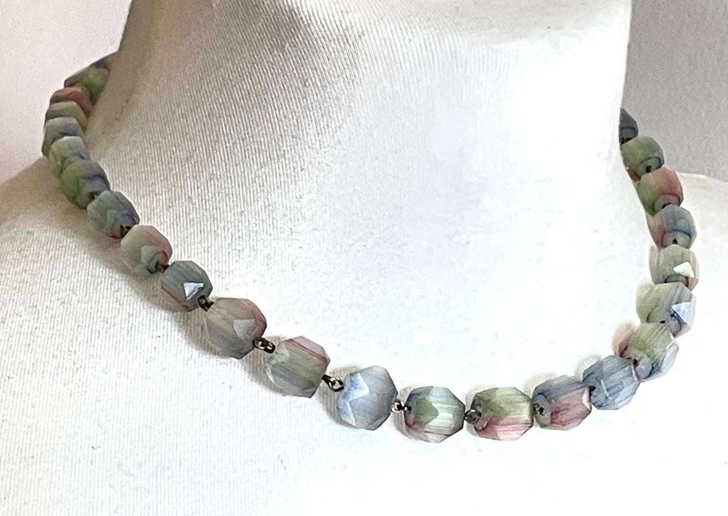 Vintage Art Deco Czech satin 'rhubarb' glass faceted bead necklace on rolled gold wire