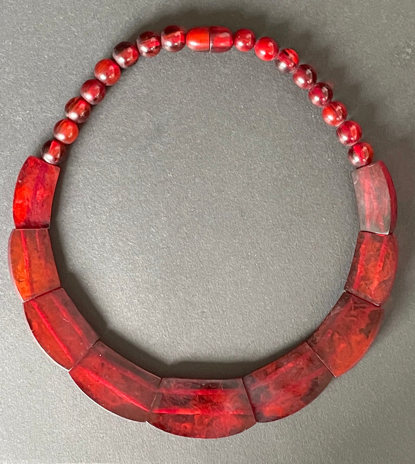 Vintage cherry red Bakelite (verified) Art Deco 1930s collar necklace