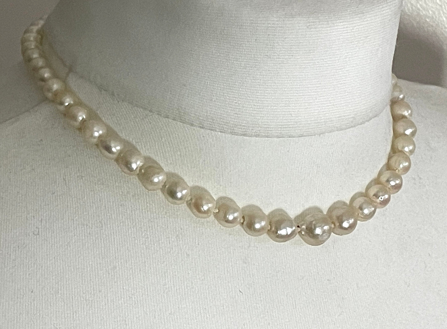 Antique real cultured baroque pearl necklace, large and graduated in size, hand-knotted, in jeweller's box, pretty sterling silver clasp 30 grams