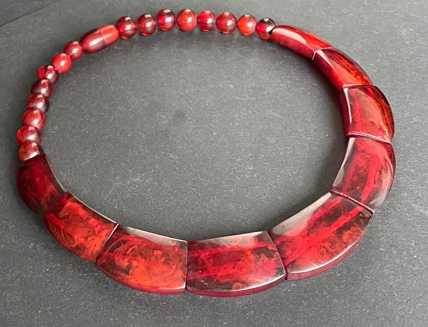 Vintage cherry red Bakelite (verified) Art Deco 1930s collar necklace
