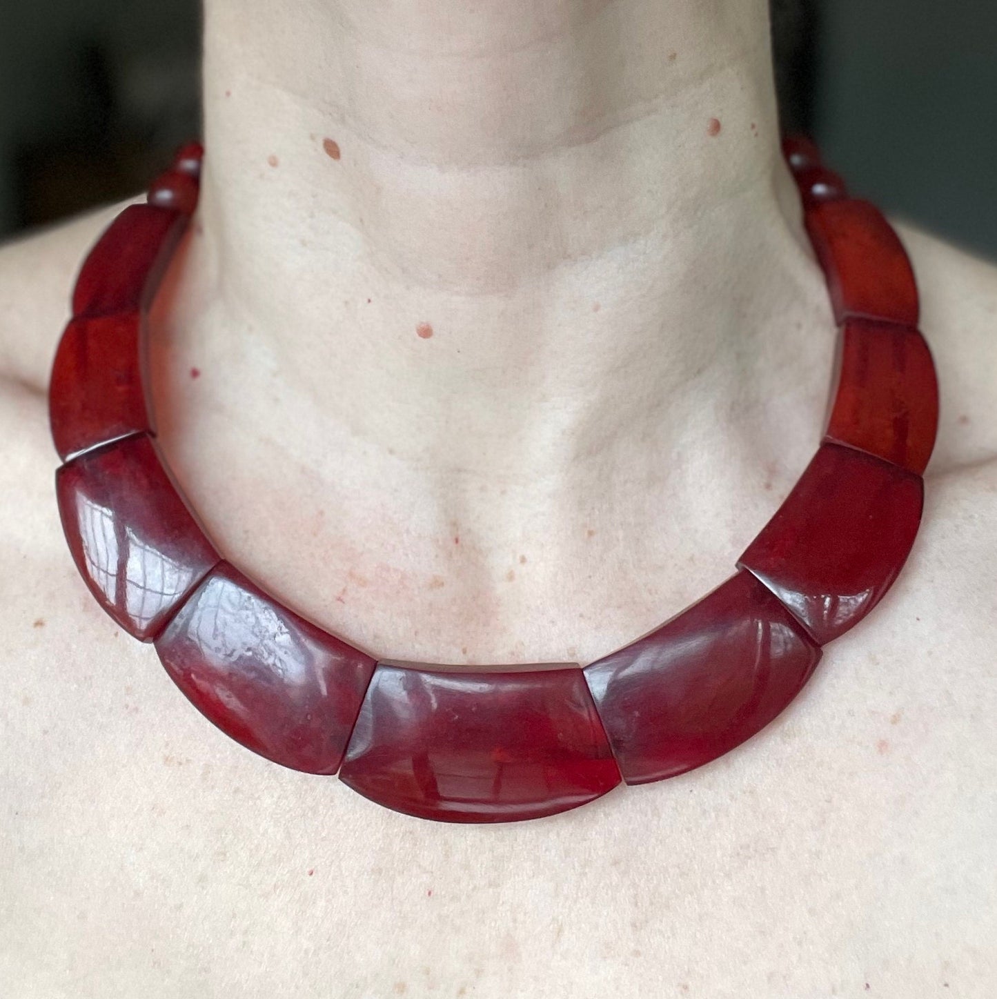 Vintage cherry red Bakelite (verified) Art Deco 1930s collar necklace