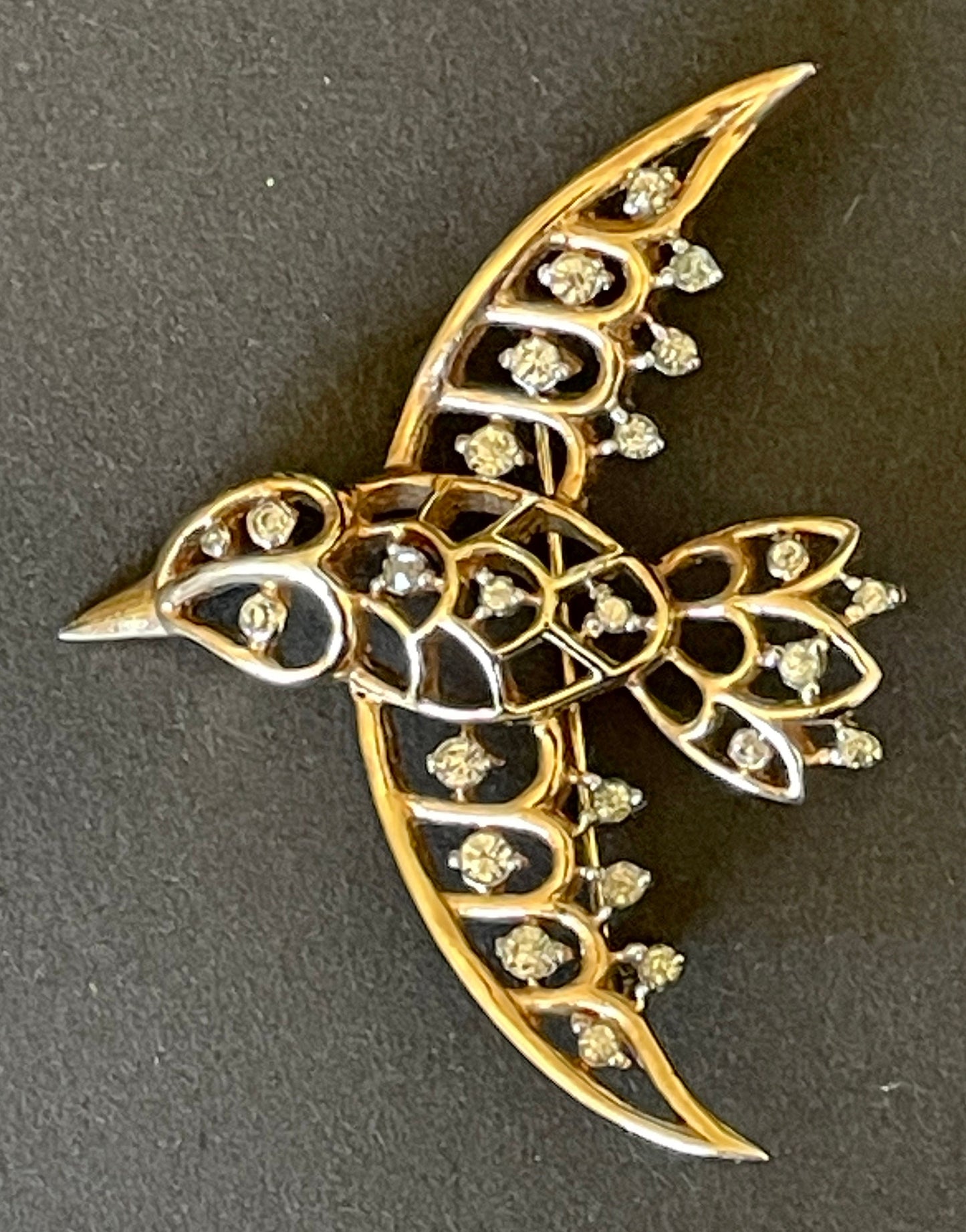 Rare large vintage sterling silver gilt bird brooch produced by Trifari for Ciro Pearls England, 1948 patent Alfred Philippe design