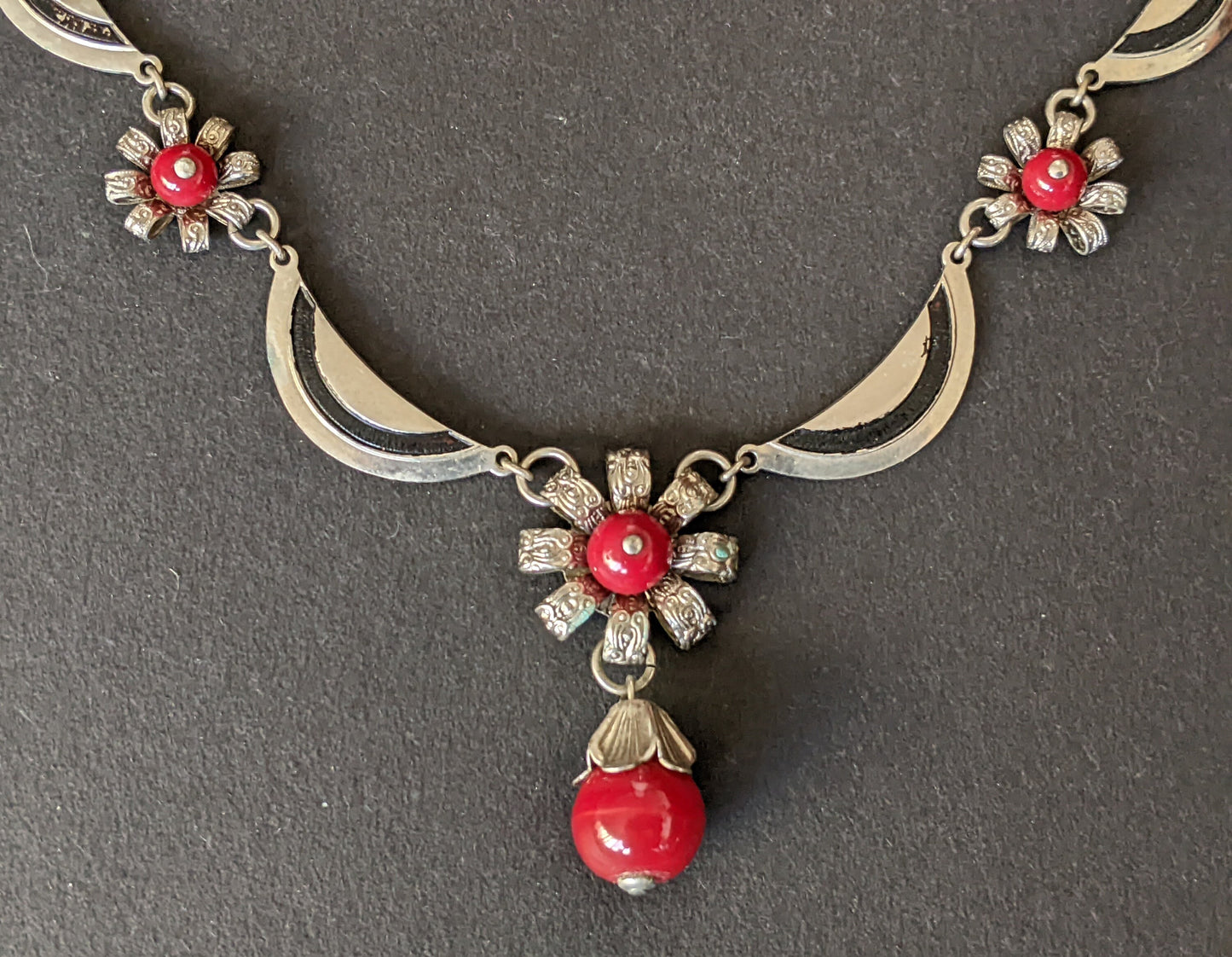 Vintage Louis Rousselet Art Deco machine age silver tone / chrome, bright red galalith and black enamel flower design necklace