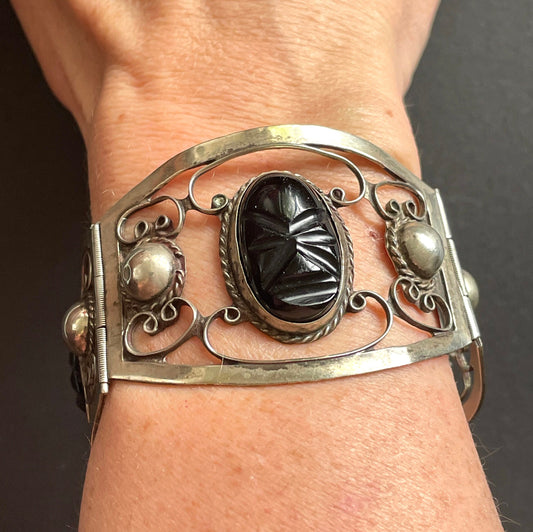 Fabulous vintage Mexican sterling silver, heavy geometric and carved onyx hinged bangle, stamped sterling Mexico 62 grams