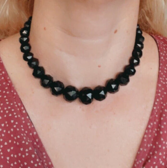 Antique Victorian Whitby jet graduated faceted bead choker necklace, lovely push-in bead box clasp