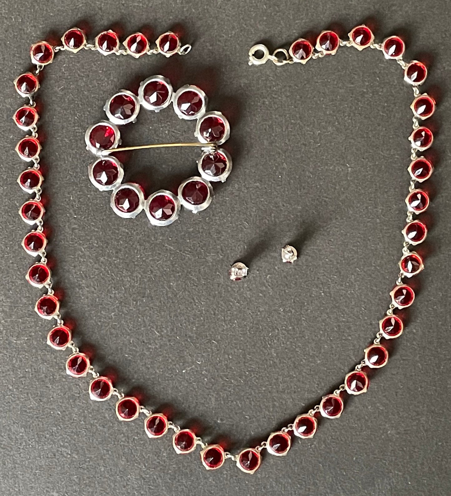 Vintage Art Deco bezel set gorgeous bright ruby red crystal riviere necklace & circle brooch, open-backed stones, matching modern earrings