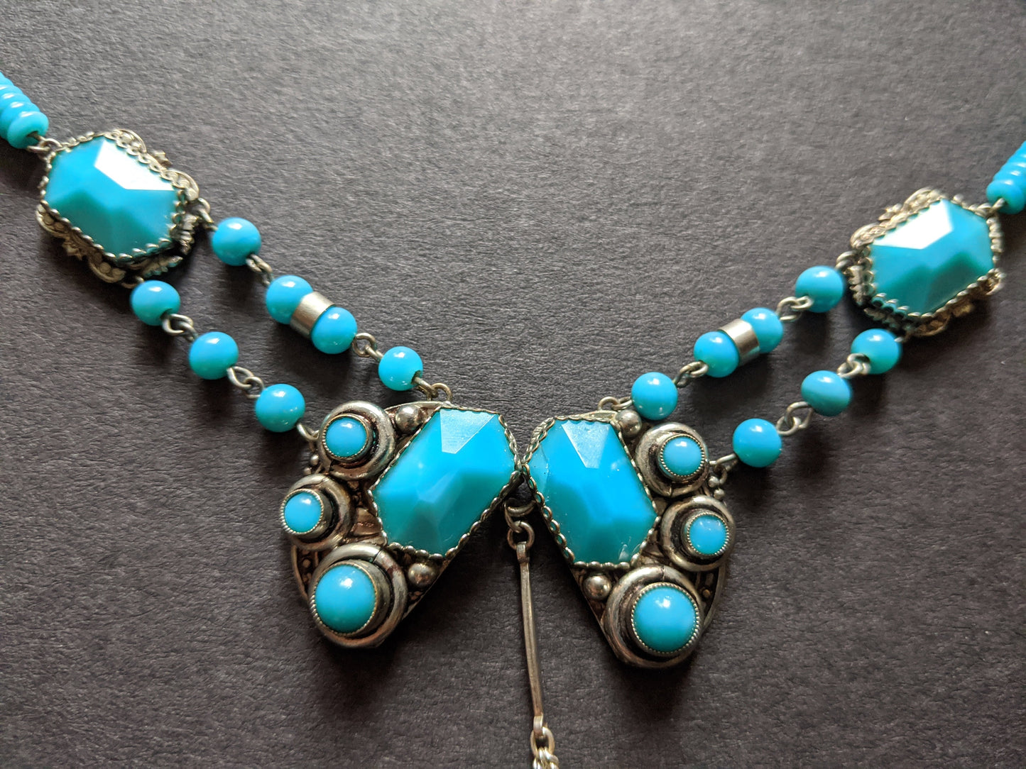 Vintage Art Deco Czech Neiger Brothers style turquoise glass and silver tone negligee necklace, front fastening (plus free gift earrings)