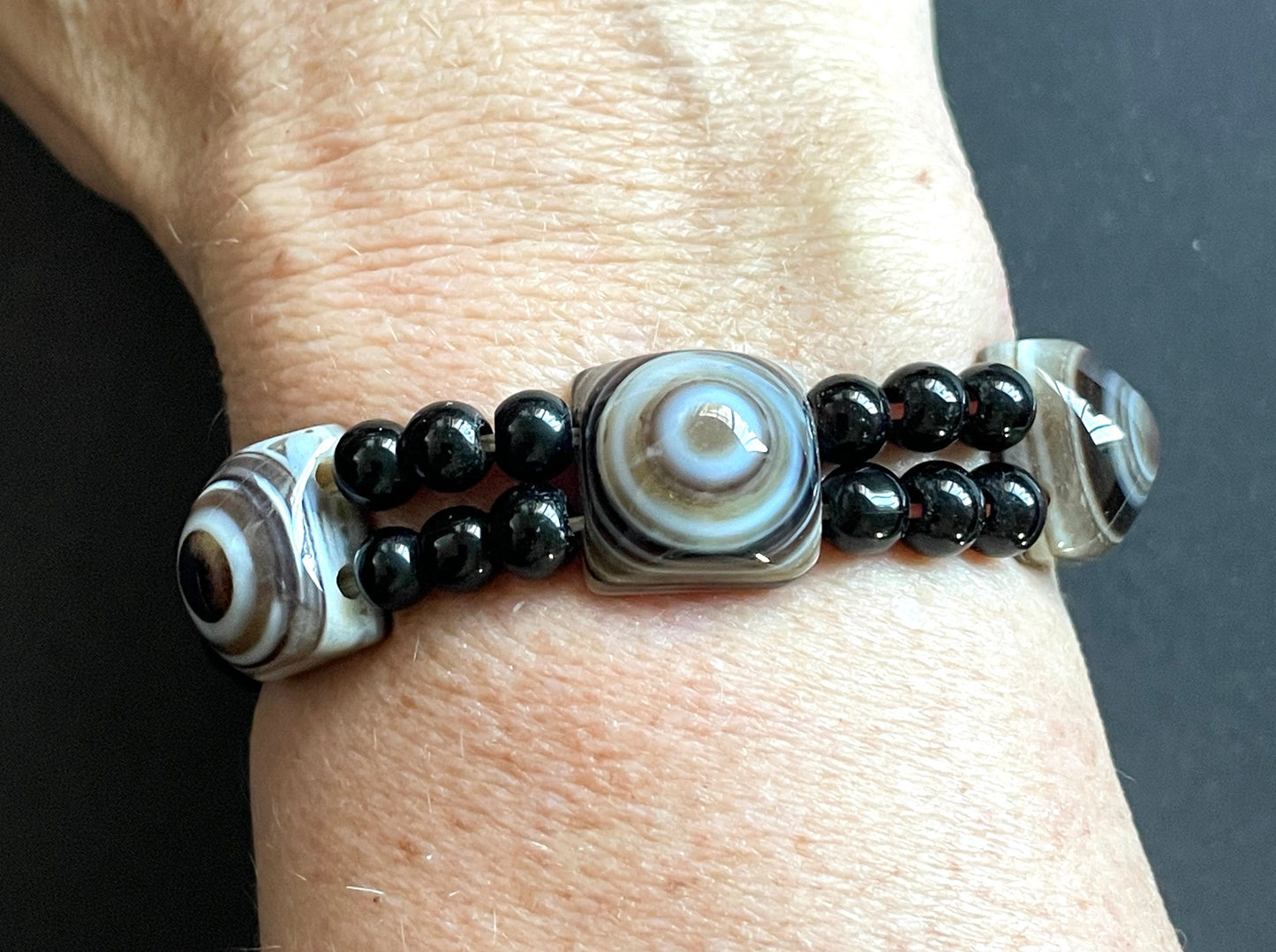 Vintage / antique Victorian bullseye agate stone stretch bracelet, beautiful striations, Scottish style