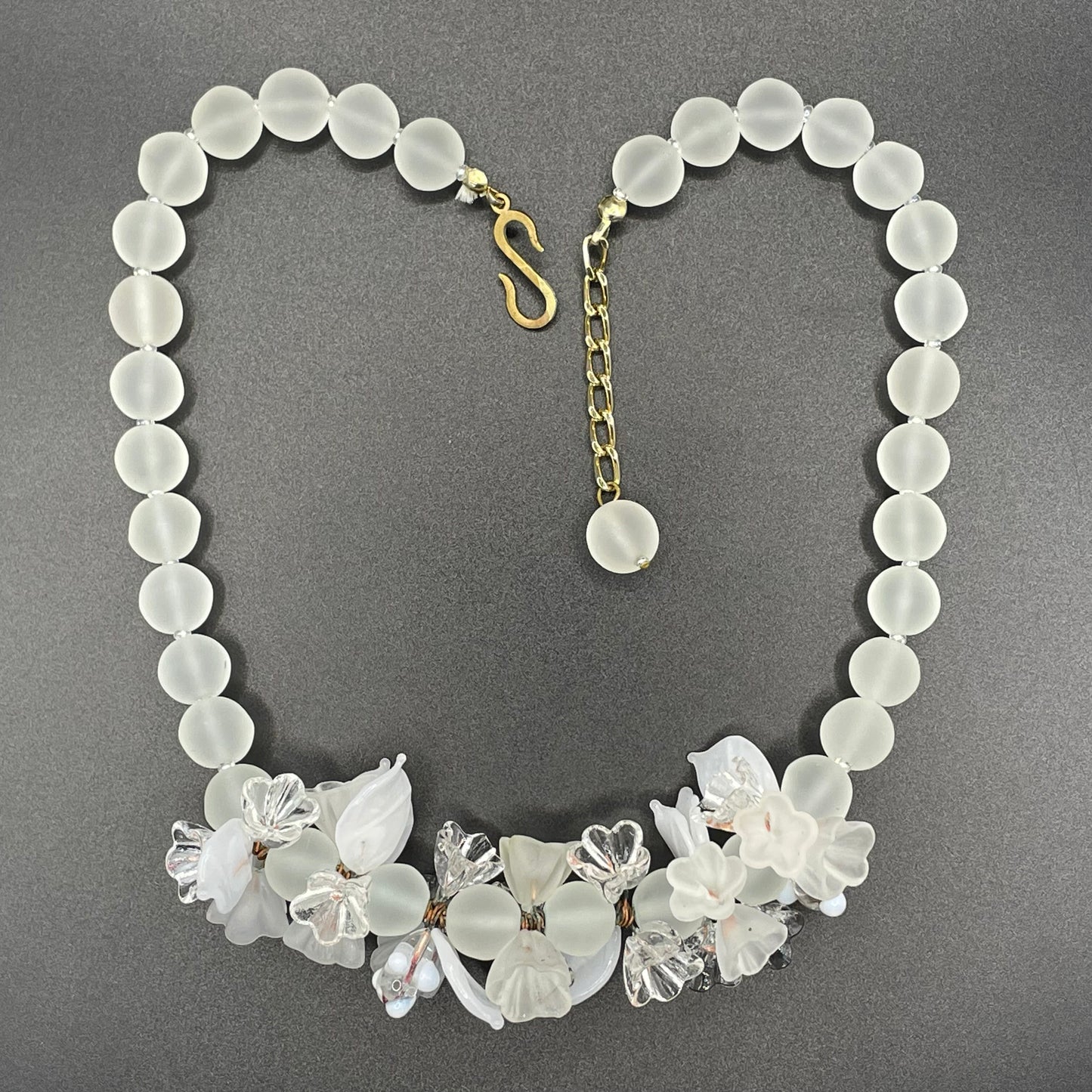 Vintage heavy moulded white & clear Venetian Murano glass flower leaf garland bead necklace, Art Deco, bridal