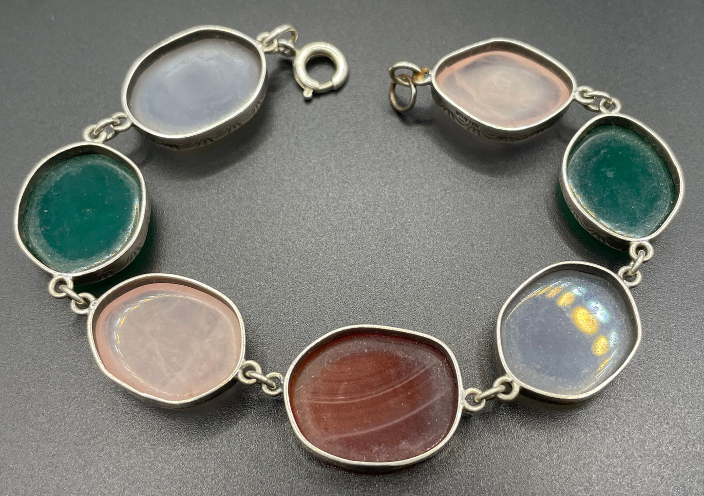 Antique Victorian agate natural pebble cabochon bracelet with sterling silver claw settings, Scottish style, beautiful condition, in box