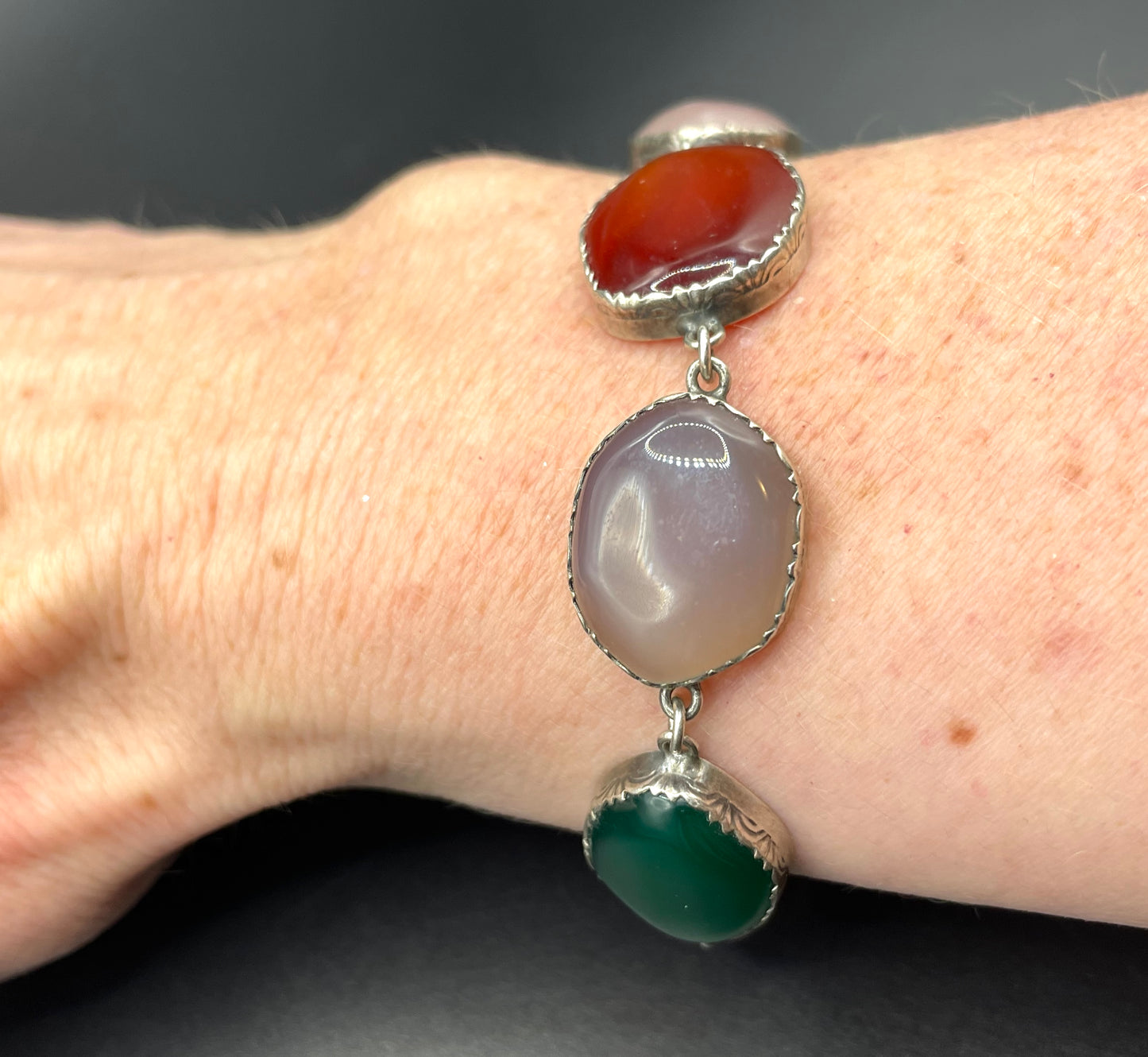 Antique Victorian agate natural pebble cabochon bracelet with sterling silver claw settings, Scottish style, beautiful condition, in box