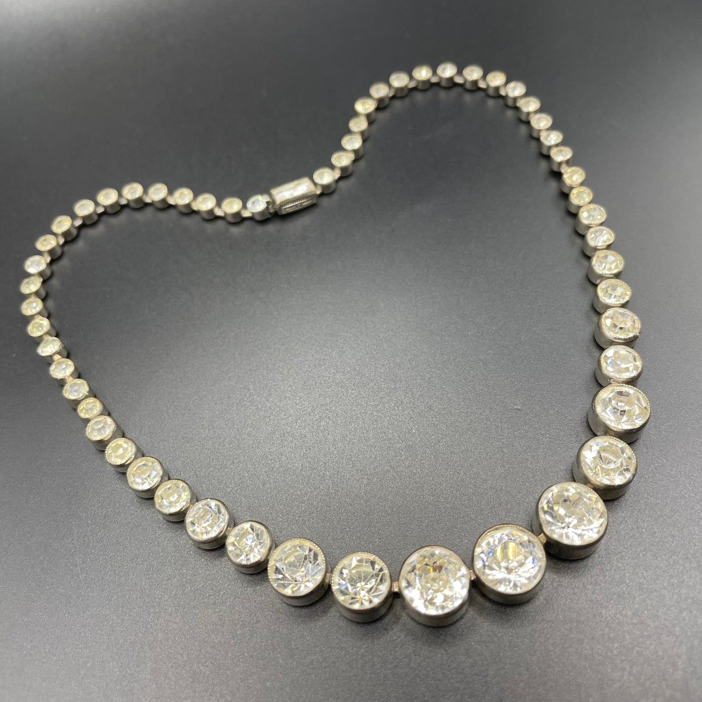 Vintage Art Deco Czech crystal paste rhinestone and silver tone riviere necklace, classic and beautiful, graduated and large stones