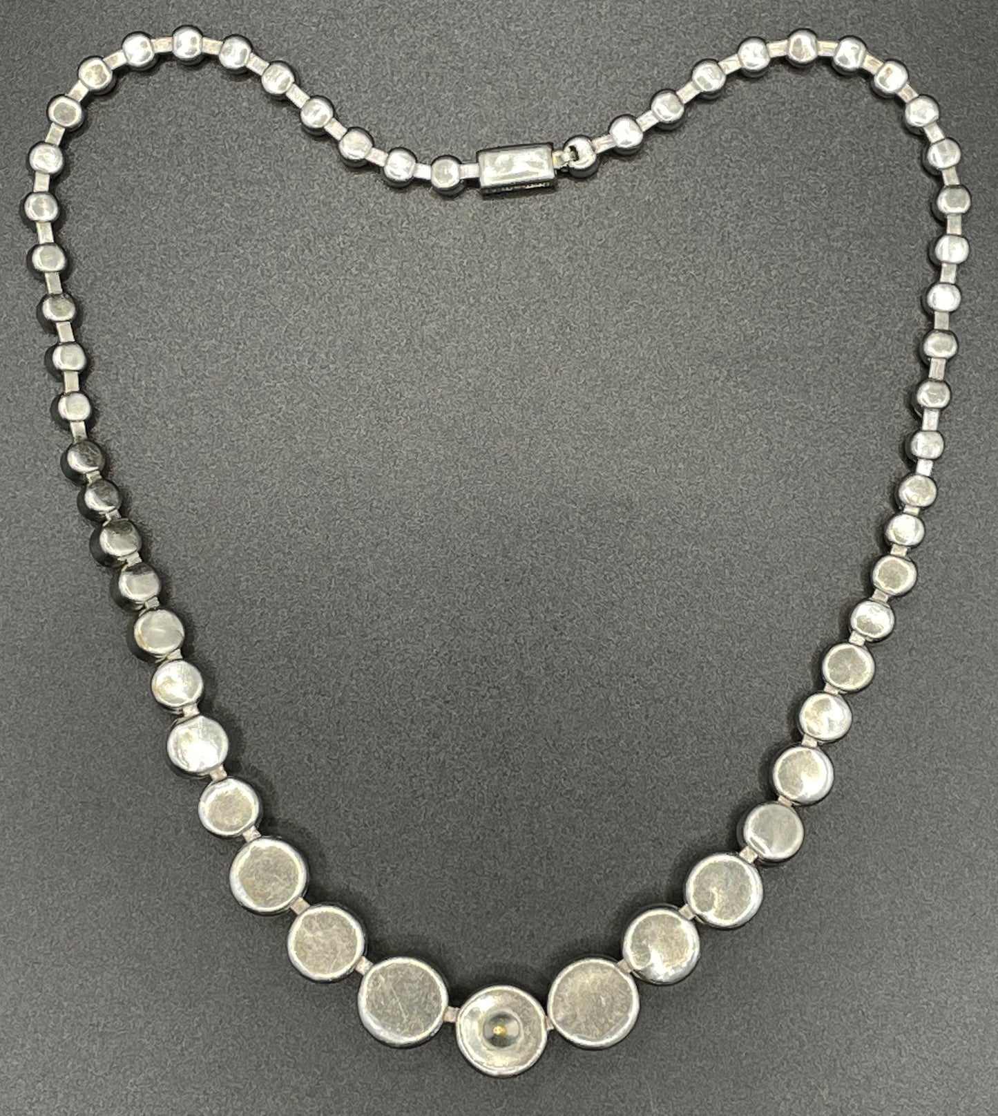 Vintage Art Deco Czech crystal paste rhinestone and silver tone riviere necklace, classic and beautiful, graduated and large stones