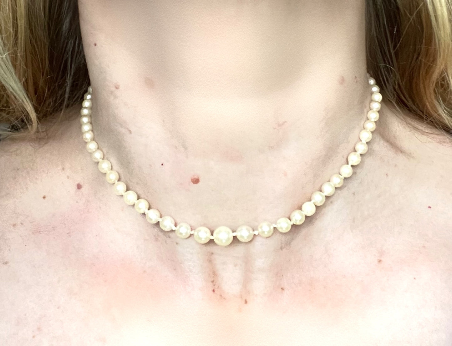 Antique real cultured pearl choker necklace, pearls graduated in size, hand-knotted, pretty sterling silver clasp, classic chic