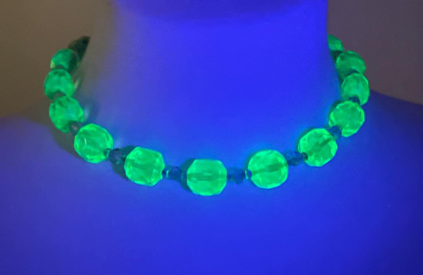 Vintage uranium glass and clear faceted crystal bead Art Deco necklace - fabulous apple green beads that glow under UV light