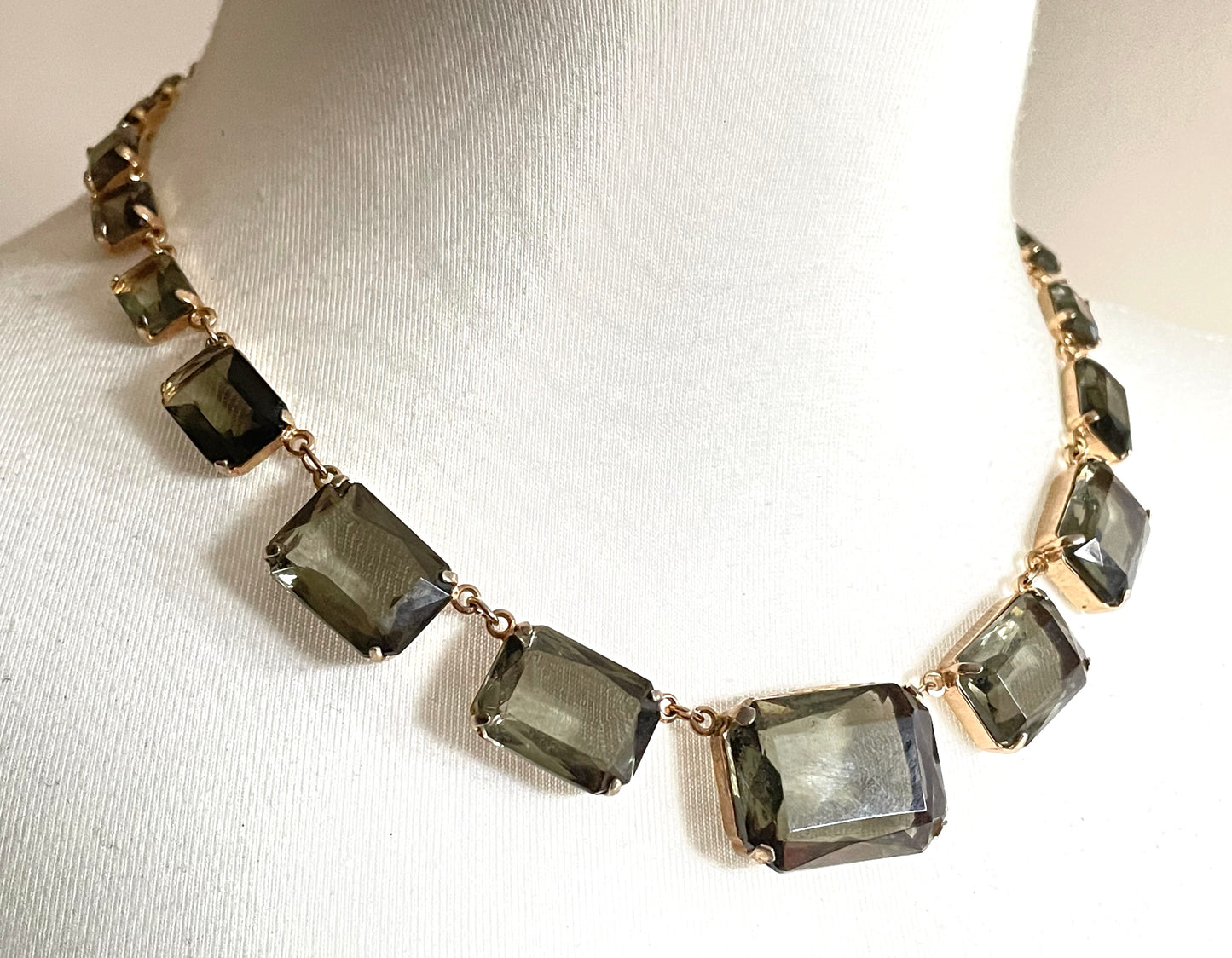 Vintage Art Deco peridot green khaki / grey crystal riviere necklace, baguette cut paste rhinestones, bezel set with open backs