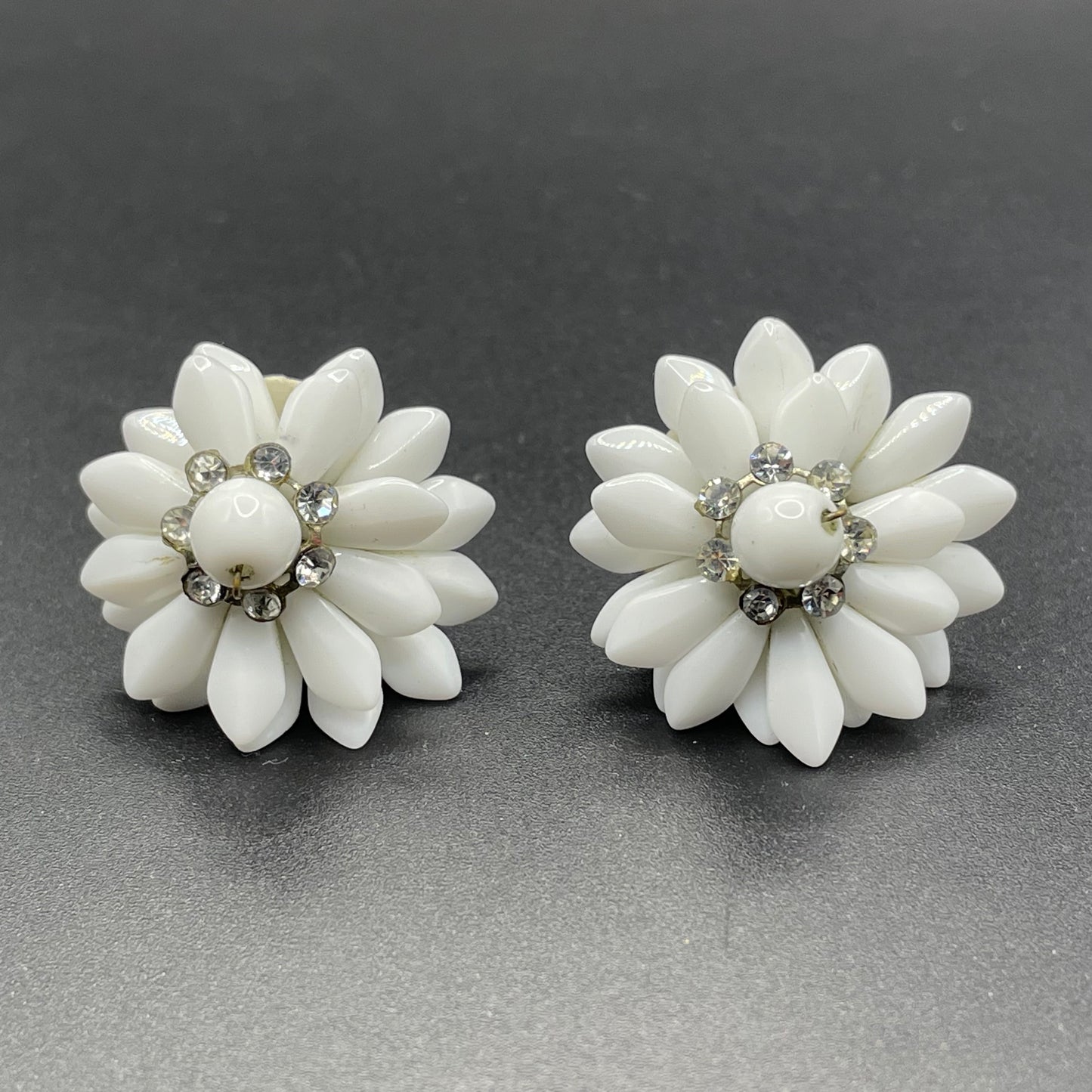 Vintage milk / milch white moulded glass with rhinestone daisy flower screw back earrings