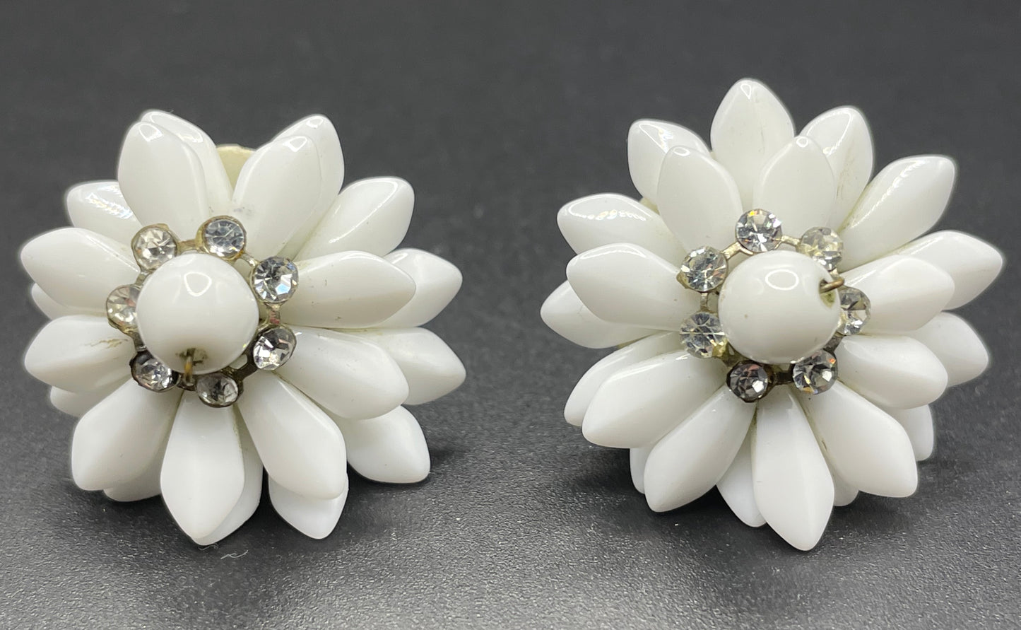 Vintage milk / milch white moulded glass with rhinestone daisy flower screw back earrings