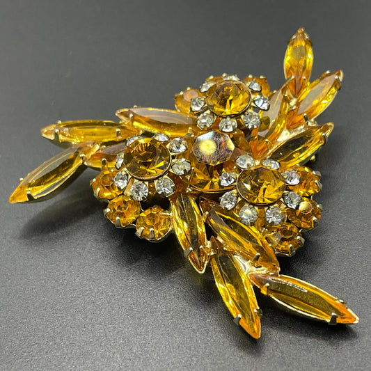 Vintage Juliana brooch by Delizza and Elster (D&E) with gorgeous sunshine colours - citrine yellow and clear rhinestones, floral design