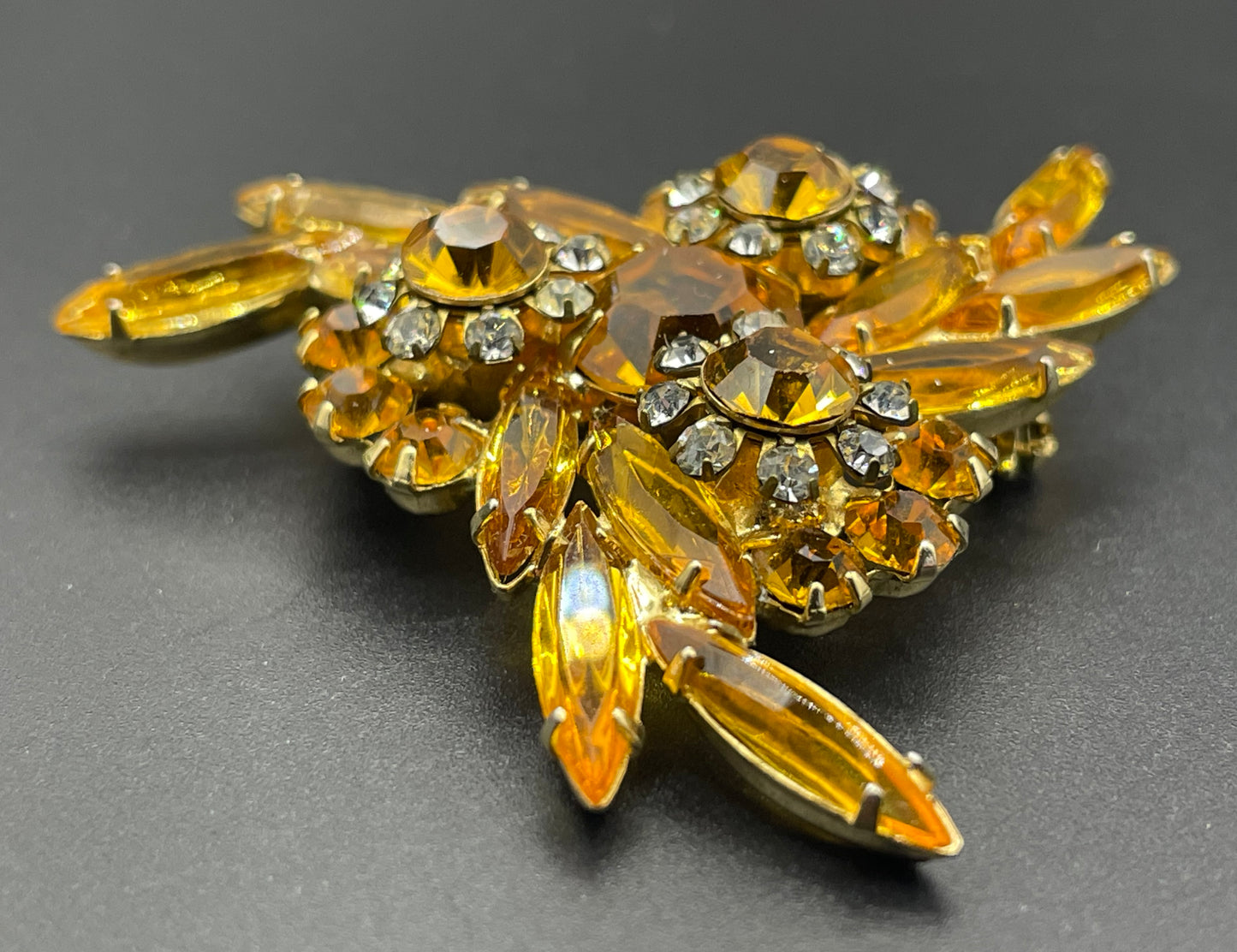 Vintage Juliana brooch by Delizza and Elster (D&E) with gorgeous sunshine colours - citrine yellow and clear rhinestones, floral design