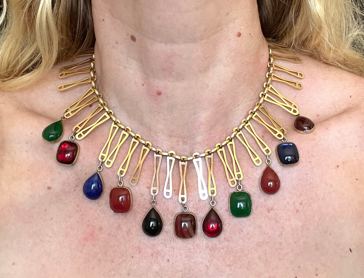 Beautiful vintage poured glass and rolled gold fringe necklace, jewels of India style