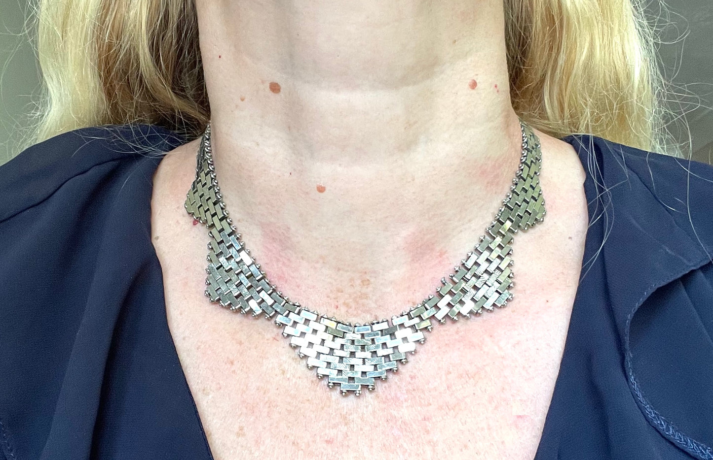 Vintage Jakob Bengel Art Deco brickwork / mauerwerk machine age shiny chrome necklace, classic geometric design with textured panels