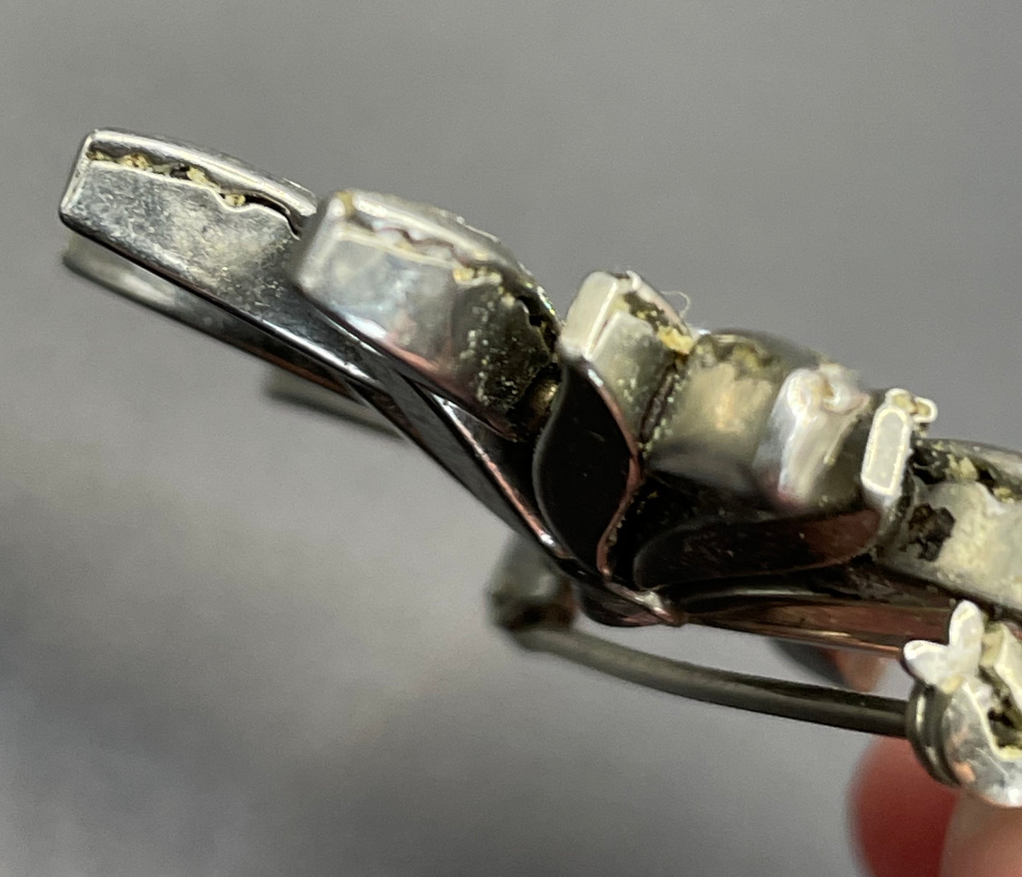 Vintage DRGM Schreiber & Hiller (but unsigned) Art Deco channel set paste clear rhinestone brooch - beautiful floral design