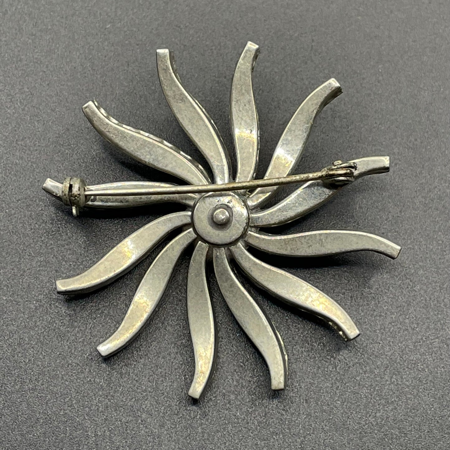 Vintage DRGM Schreiber & Hiller (but unsigned) Art Deco channel set paste clear rhinestone brooch - beautiful floral design