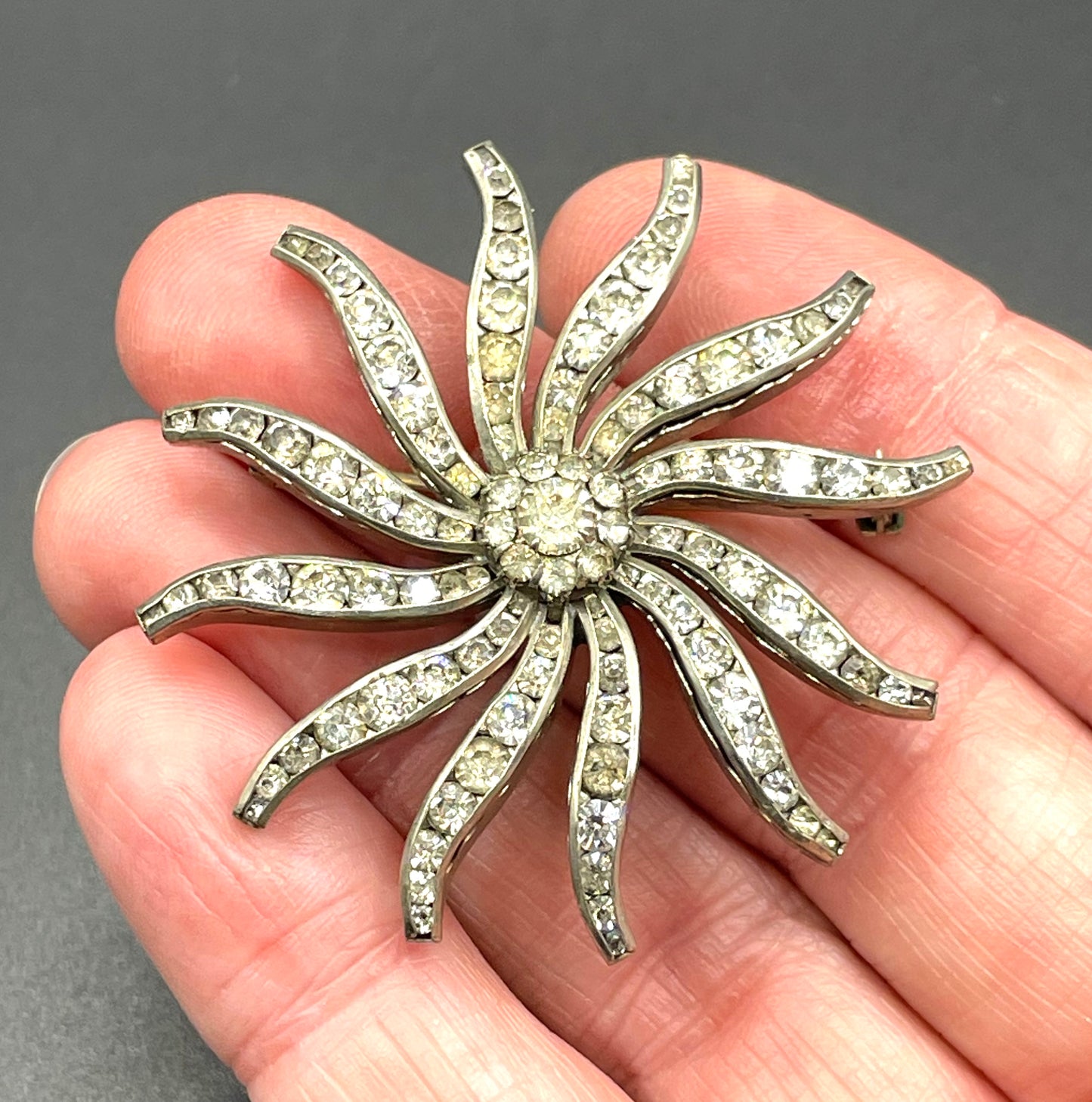 Vintage DRGM Schreiber & Hiller (but unsigned) Art Deco channel set paste clear rhinestone brooch - beautiful floral design