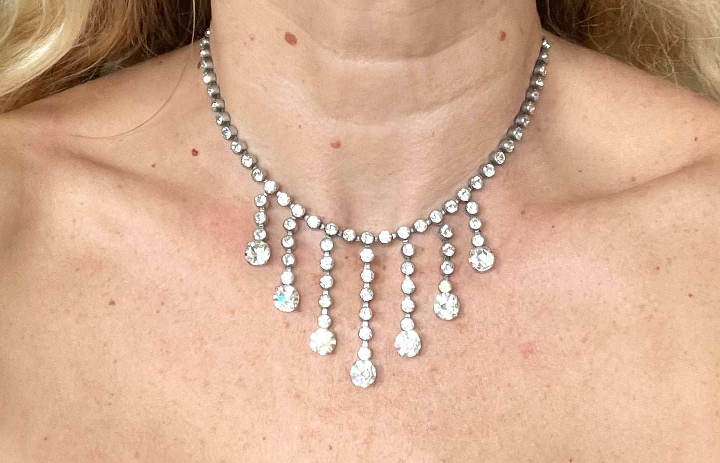 Vintage Art Deco clear paste crystal silver tone riviere fringe necklace with collet set rhinestones