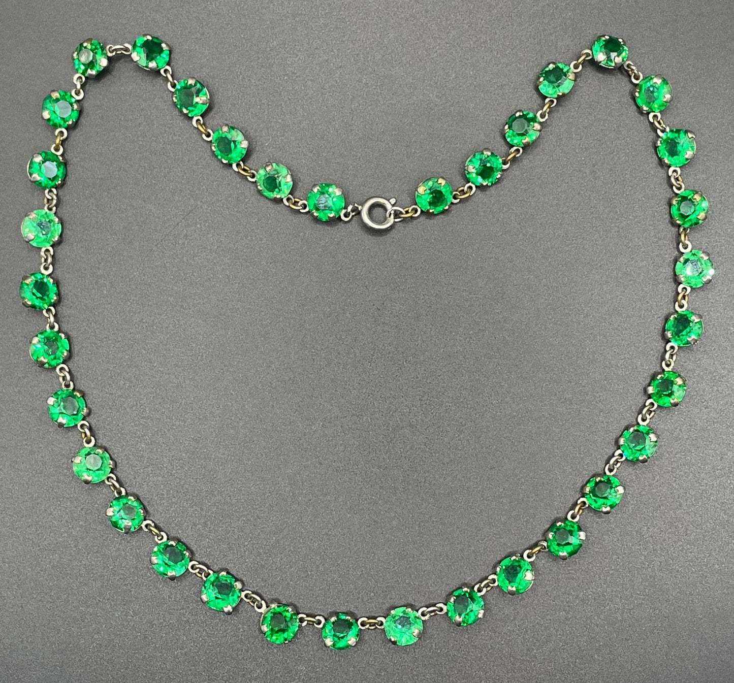 Vintage Art Deco bezel set gorgeous emerald green crystal riviere necklace with bezel set, open-backed stones