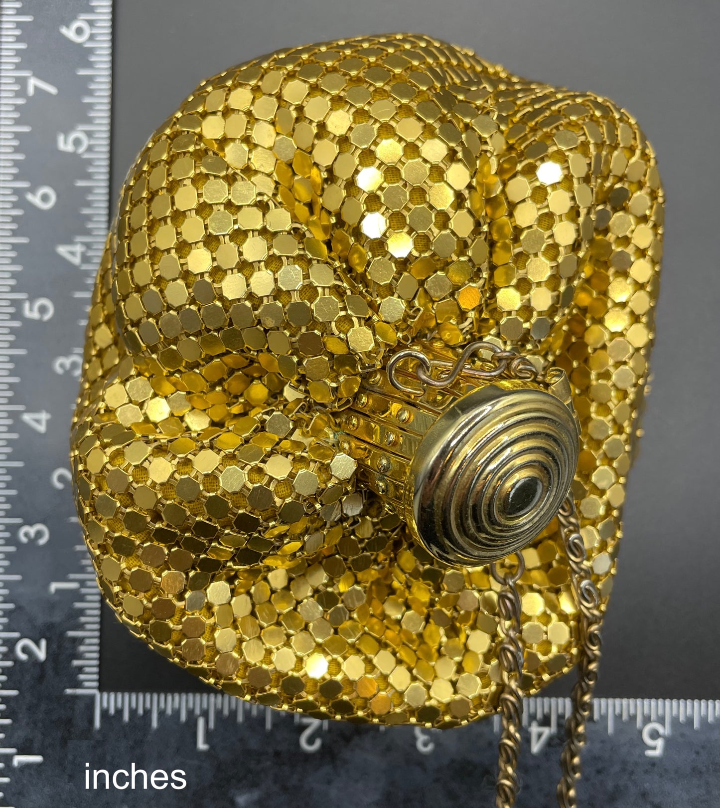 Vintage mesh chainmail gold tone concertina gate top beggar’s purse design reticule handbag, possibly Whiting and Davis but unsigned