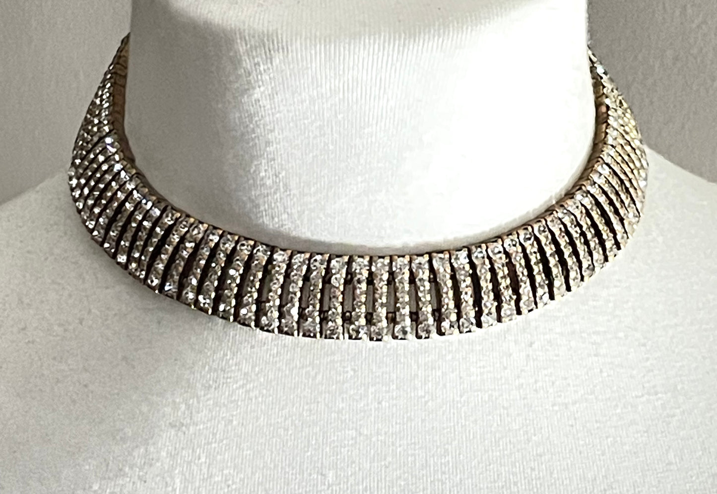 Vintage Schreiber and Hiller Art Deco clear paste rhinestone and gold tone choker cocktail necklace (unsigned)