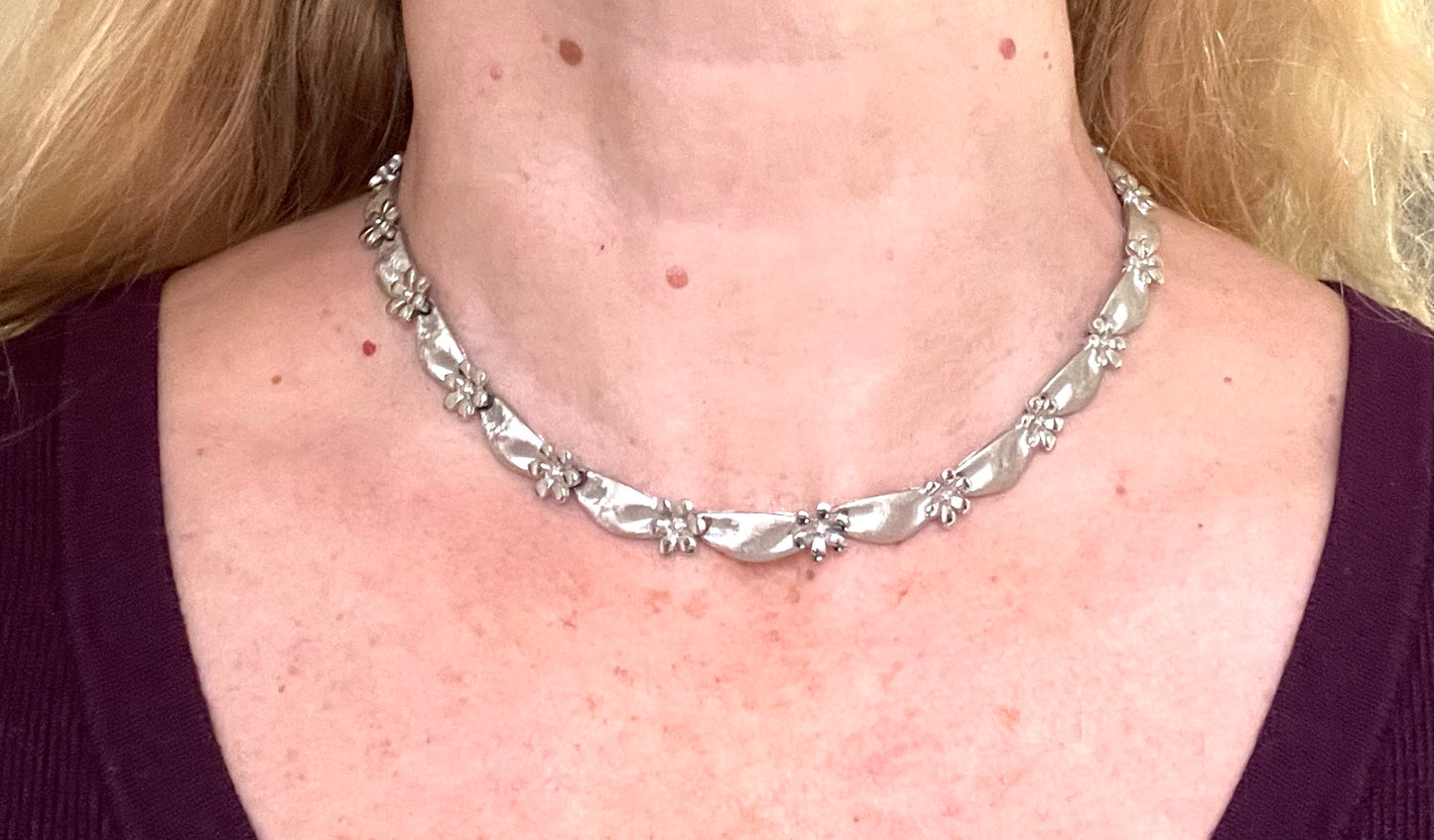 Vintage signed Trifari classic silver tone birthday series ribbon daisy flower choker necklace